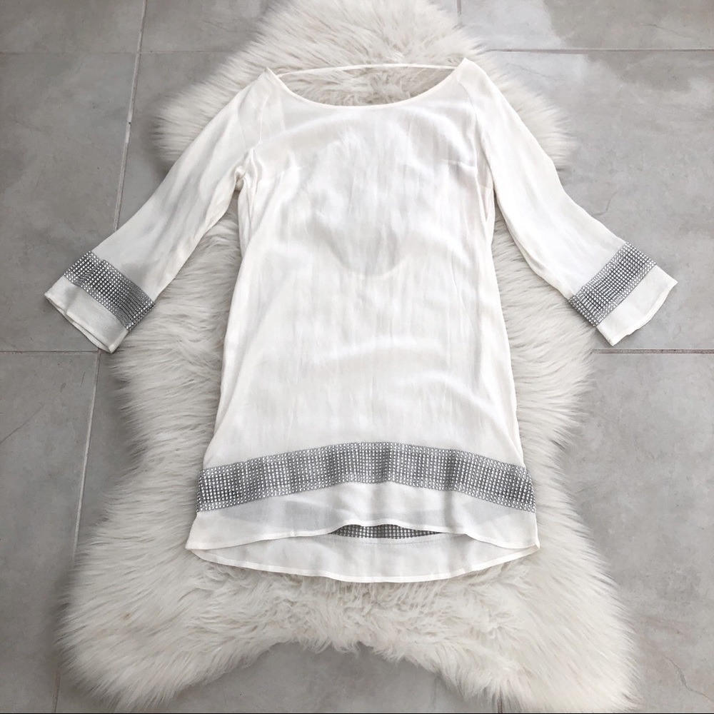 Beautiful White Top w/ Bling, size Medium (2-6)